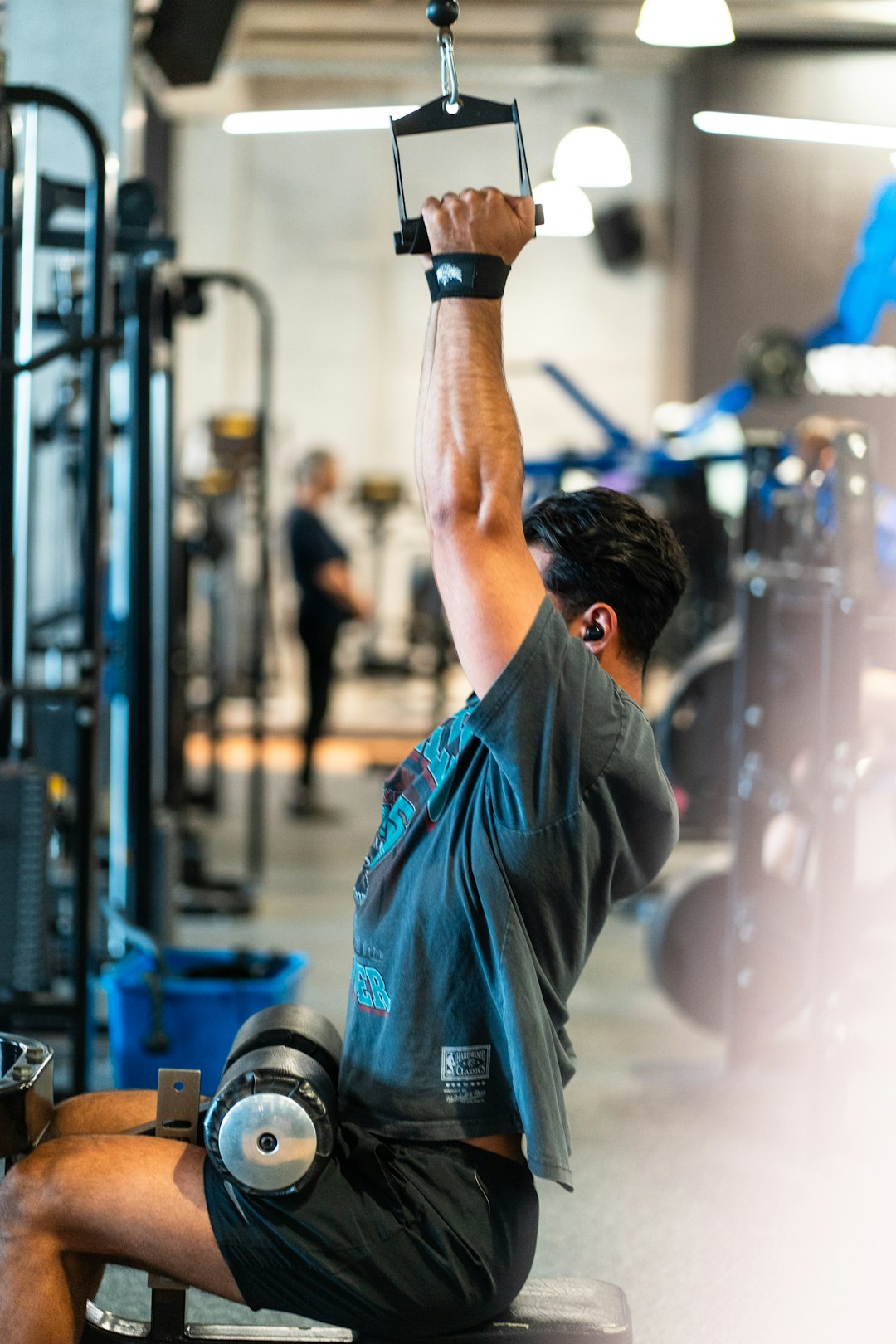 home-services-01 a-man-in-a-gym-lifting-a-barbell-mcdphwhow6s
